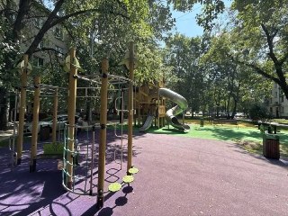 В Тушино открылась обновлённая детская площадка с новыми аттракционами