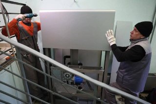 В ВАО установят 21 подъемную платформу для людей с ограниченными возможностями