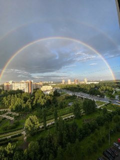 Уникальное природное явление: двойная радуга над городом
