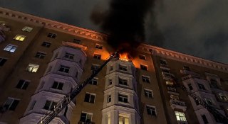 Пожар в историческом доме военачальников в центре Москвы